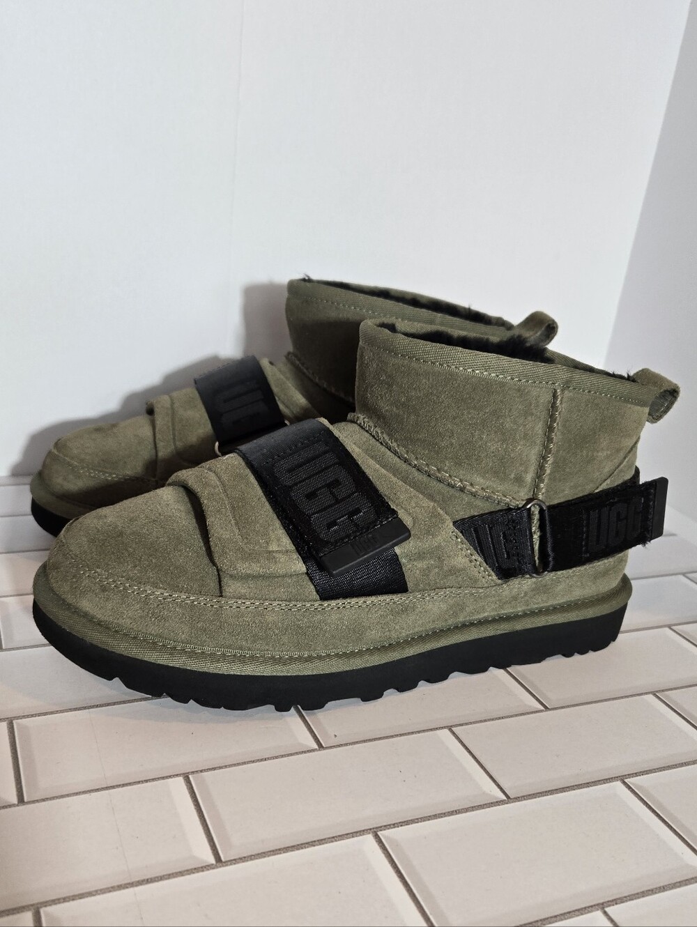 UGG BURNT OLIVE CLASSIC ULTRA MINI HYBRID SUEDE/ WOOL BOOTS, US 8/ EUR 39